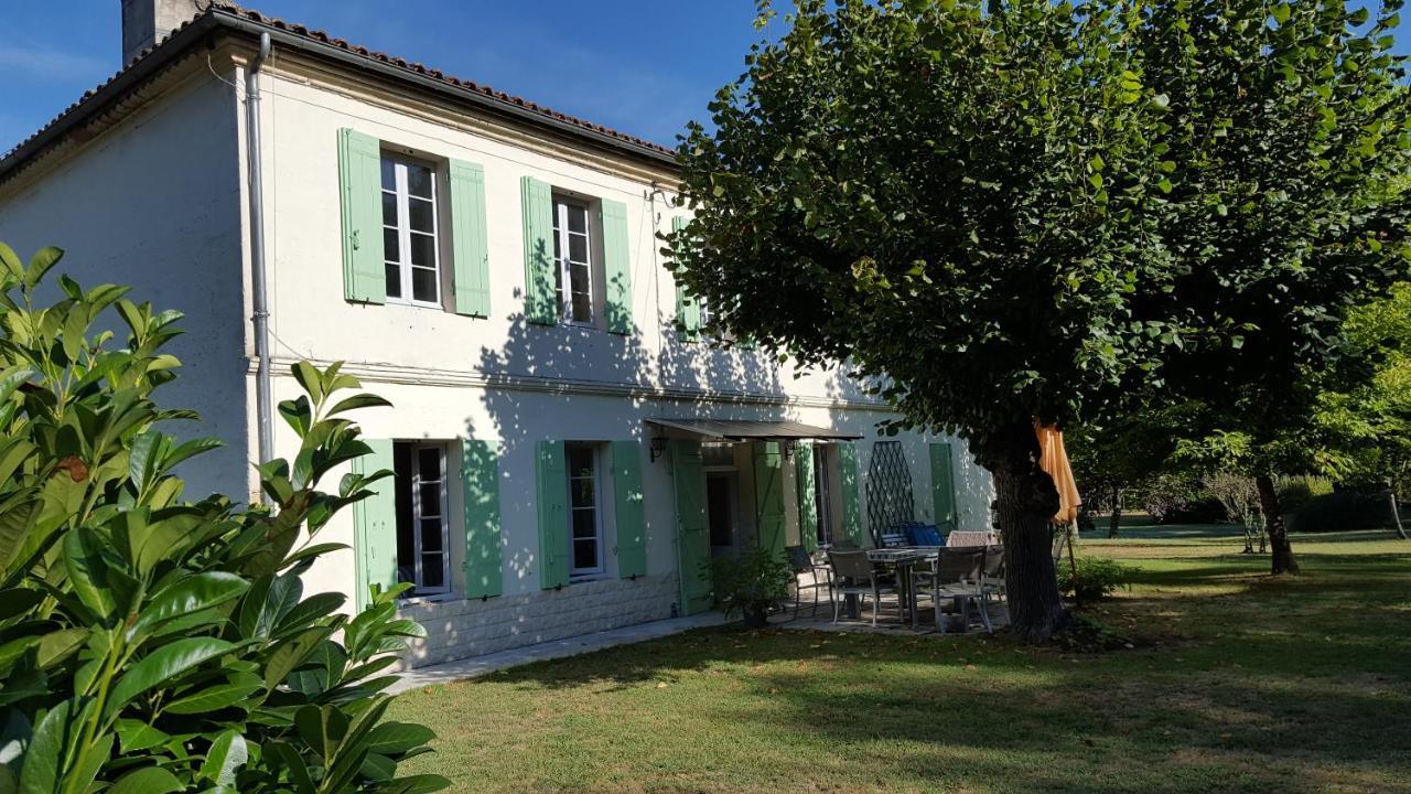 Chez Alexandra Bed & Breakfast Louchats Bagian luar foto