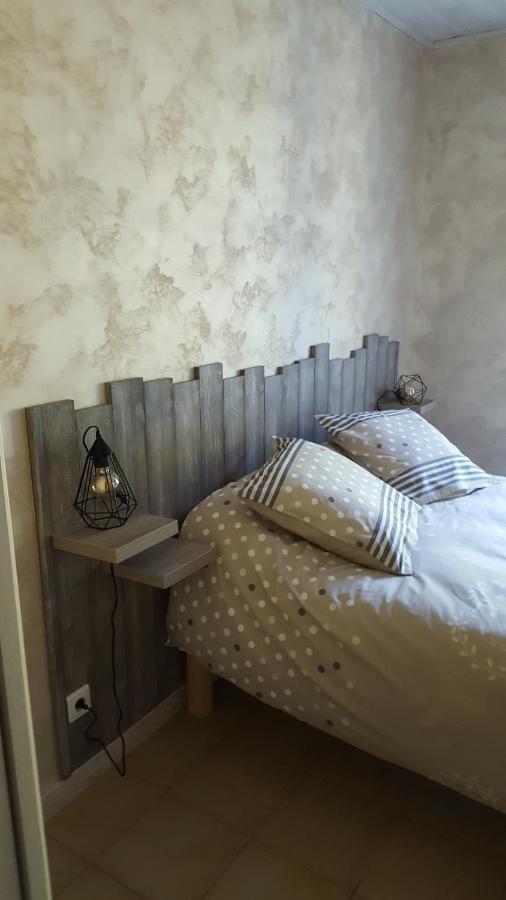 Chez Alexandra Bed & Breakfast Louchats Bagian luar foto
