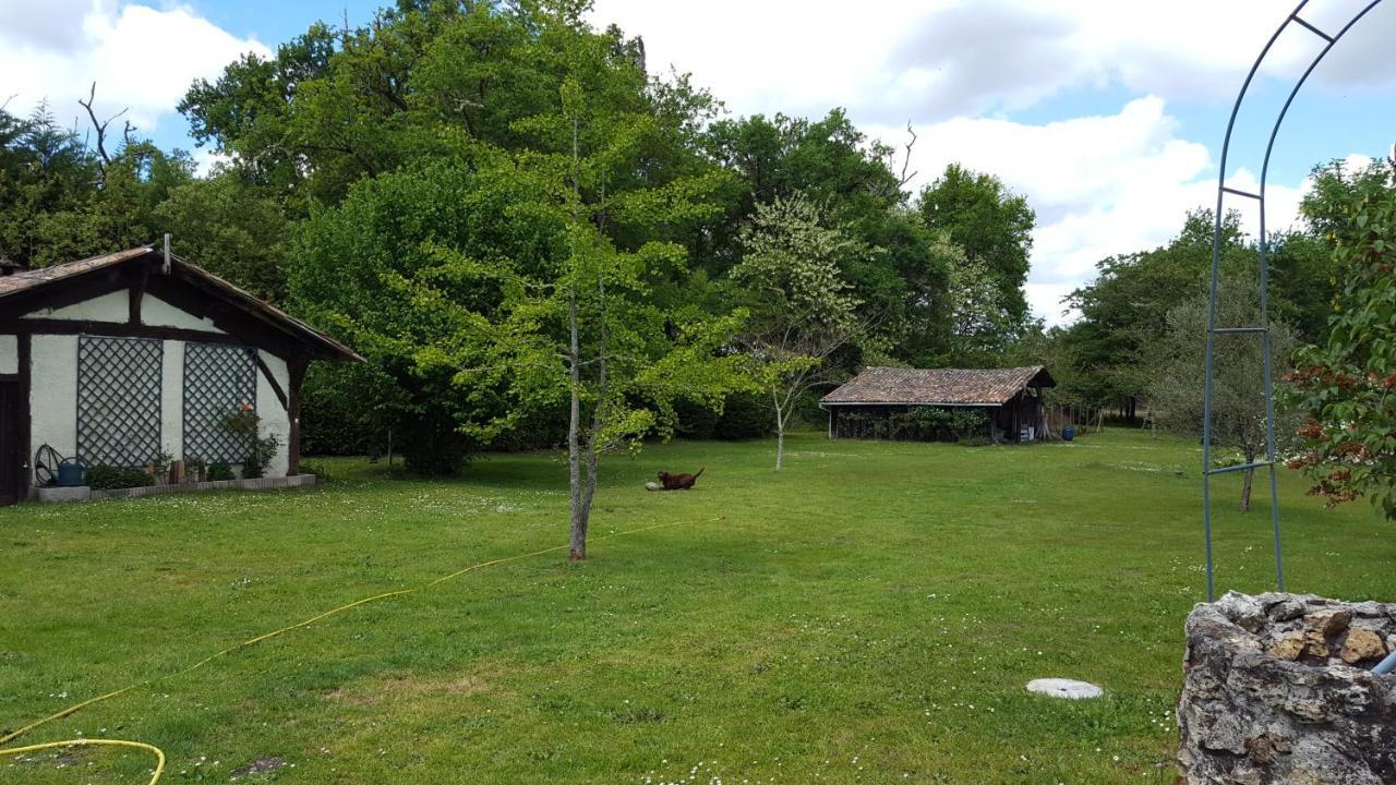 Chez Alexandra Bed & Breakfast Louchats Bagian luar foto
